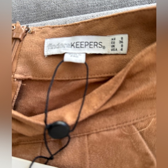 Finders Keepers The Label Faux Suede Shorts Camel Size 4 NWT - Picture 6 of 11